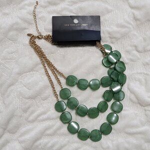 New York & Co green Necklace NWT